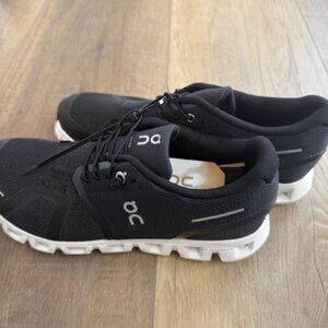 NEW On Cloud Athletic Running Shoes Men 7